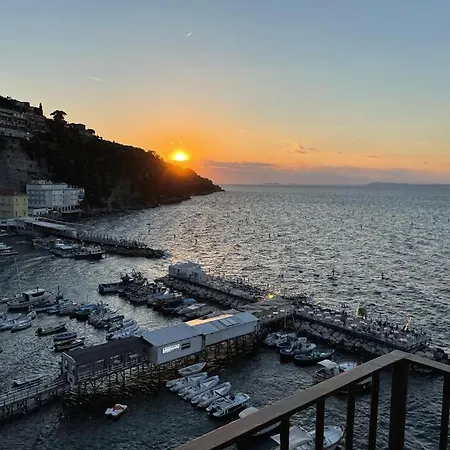 Casa A Mare Bed and Breakfast 4*